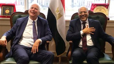 وزير العمل يحدد نسبة 5%من ذوي الهمم للعمل بترول سيميتار مصر للإنتاج