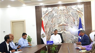محافظ السويس يؤكد سرعة الاستجابة لطلبات المواطنين خلال جولة تفقدية