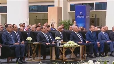على الطراز المصري القديم..السيسي يشهد عرضًا فيلما تسجيليا عن محطة قطارات الصعيد 