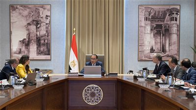 رئيس الوزراء يتابع موقف المرحلة الأولى من المبادرة الرئاسية 
