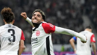 عمر مرموش يقتنص جائزة لاعب شهر سبتمبر في آينتراخت فرانكفورت