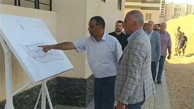 نائب رئيس هيئة المجتمعات العمرانية يتفقد عدداً من مشروعات مدينة حدائق العاصمة