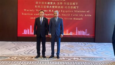 فتحي يبحث مع  نائب رئيس الشركة الصينية العامة للهندسة المعمارية  دعم  التعاون في السياحة والحفاظ على التراث