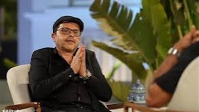 أنا عبد فقير إلى الله محتاج لدعواتكم..الصلح يجمع هنيدي وفؤاد بعد سنوات 
