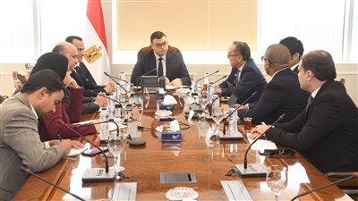 وزير الإسكان يبحث مع أسطورة العقارات اليابانية التعاون فى مجال التطوير العقاري