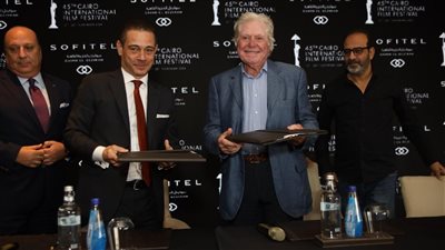 بالصور..مهرجان القاهرة السينمائي يوقع اتفاقية تعاون مع سوفيتيل الجزيرة