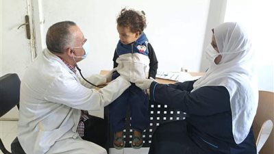 محافظ المنيا: تقديم خدمات طبية لـ 1168 مواطناً خلال قافلة طبية بمركز سمالوط