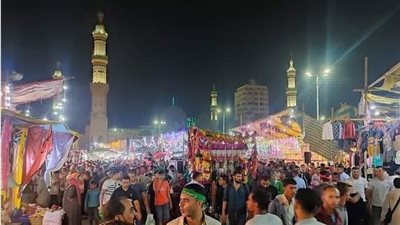 توافد الآلاف للاحتفال بالليله الختاميه لمولد الدسوقي