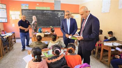 وزير التربية والتعليم بزيارة مفاجئة لمدرسة 