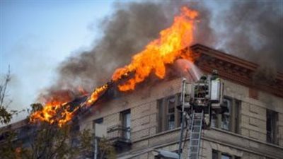 إندلاع حريق يلتهم محلين في مدينة البدرشين بالجيزة 