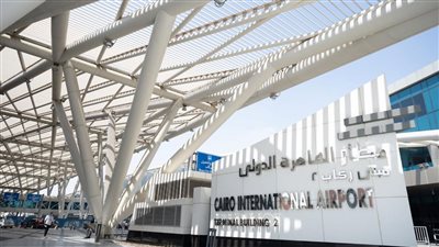 انتعاشه كبيرة في حركة التشغيل بمطار القاهرة  بسفر ووصول 90 ألف راكب على متن 590 رحلة فى يوم واحد 