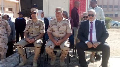وكيل وزارة التعليم يشهد تدريبات العروض العسكرية بالثانوية الصناعية العسكرية بقنا 
