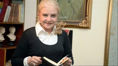 وفاة الإعلامية والكاتبة جيلان حمزة عن عمر يناهز 63 عامًا