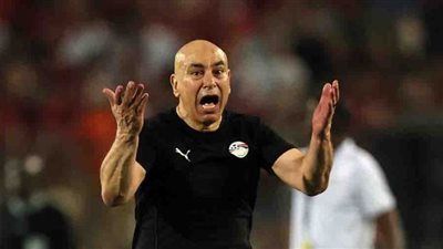 اجتماع مصيري بين حسام حسن وأبو ريدة