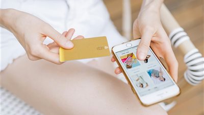 استشاري الصحة النفسية: الإنترنت يصنع جيلاً متوحش السلوك ويعيد إنتاج الجريمة (فيديو)