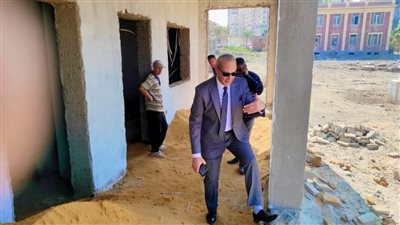 وكيل شباب بكفر الشيخ يتفقد إستئناف العمل بموقع إنشاء مركز التنمية الشبابية بسخا