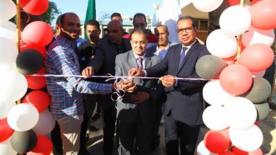 رئيس جامعة جنوب الوادي يفتتح البطولة الثالثة للسباحة لأسرة طلاب من أجل مصر