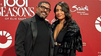 بالصور..أكثر من مفاجأة كانت بإنتظار هاني فرحات وعروسه دنيا جمعة في  ظهورهما الأول بعرض المصمم العالمي إيلي صعب ( تعرف عليها )  