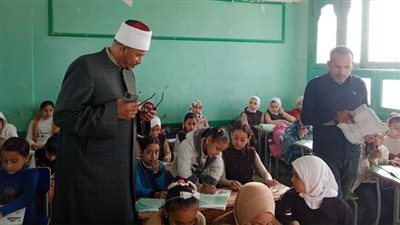  «شهاوي» يتابع سير العمل الدراسي بمعاهد إدارتي سيدي سالم ومطوبس التعليمية الأزهرية