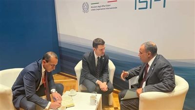 وزير الخارجية والهجرة يجتمع في روما مع وزير الخارجية لشمال مقدونيا