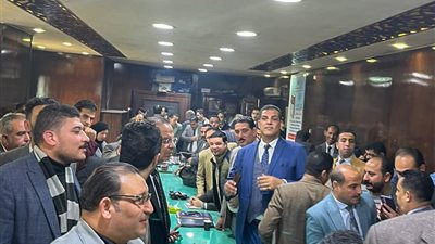 نقيب المحامين ينهي أزمة محامي جنوب الشرقية بالتصالح