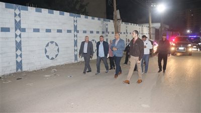 محافظ القليوبية يتفقد عدد من شوارع مدينة قليوب فى جولة مسائية مفاجئة