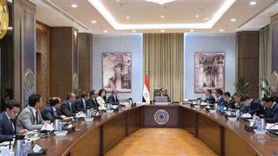 مدبولي يستعرض مع 