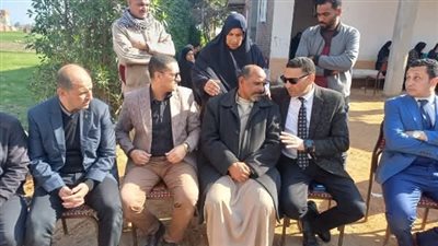 وكيل وزارة الشباب يقدم واجب العزاء لوالد اللاعب عمرو كالوشا بعد وفاته