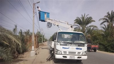 محافظة أسيوط: تكثيف جهود رفع كفاءة الإنارة العامة بمركز ومدينة أبوتيج