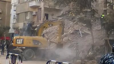 ارتفاع حصيلة ضحايا انهيار عقار العباسية إلى 7 جثث وإنقاذ 3 آخرين