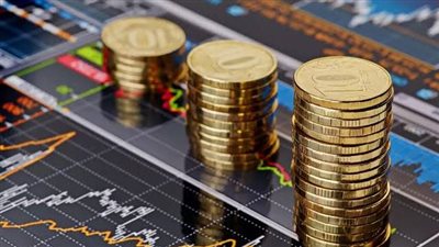كيف يمكن للتوفير والاستثمار أن يحقق الاستقرار المالي للأفراد؟