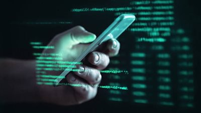بعد اختراق حسابات الفنان محمود حافظ..خبير تكنولوجيا يوضح كيفية حماية هاتفك من السرقة الإلكترونية