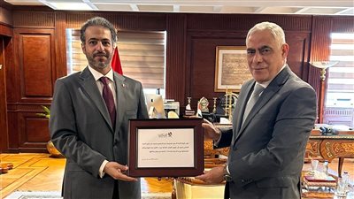النائب العام يلتقي مدير معهد الدراسات الجنائية القطري ورئيس مفوضية حقوق السجناء والمحتجزين بمملكة البحرين