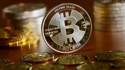 انخفاض البيتكوين والعملات الرقمية الأخرى إلى مستويات منخفضة وسط تراجع الطلب المؤسسي