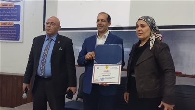 المعهد العالي للتسويق يكرّم الدكتور محمد ثروت في ندوة عن تحديد المسار المهني