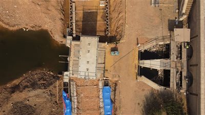 وزير الري: 60 % نسبة تنفيذ مشروع مجموعة قناطر ديروط الجديدة
