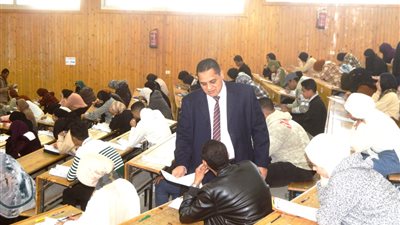 استمرار ماراثون امتحانات الفصل الدراسي الأول بكلية الحقوق بقنا