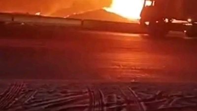 النار مش عايزه تنطفي.. تفاصيل حريق خط غاز الخانكة 