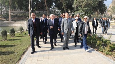 محافظ القاهرة يتفقد مع مستشار رئيس الجمهورية للتنمية المحلية أعمال التطوير الجارية بالقاهرة الخديوية