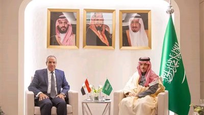  وزير الخارجية ونظيره السعودي يجتمعان على هامش الاجتماعات الخاصة بسوريا في الرياض