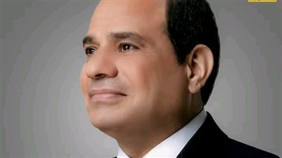 وزيرالداخلية يقدم للرئيس السيسي هدية تذكارية في الاحتفالية الـ 73 لعيد الشرطة