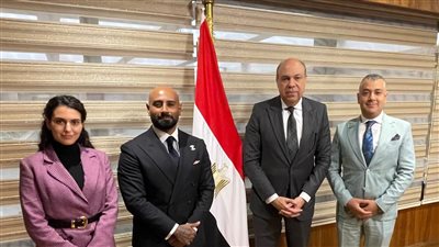 الحفني يلتقي المدير الإقليمي لشركة MedAire لدعم أوجه التعاون في دعم معلومات وأمن الطيران المدني.