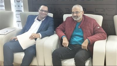 مناقشة ديوان «الأيام حين تعبر خائفة» في ملتقى الإبداع الشعري بمعرض الكتاب
