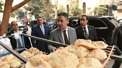 وزير التموين يتابع توافر الخبز البلدي المدعم للمواطنين بعدد من المخابز بالجيزة