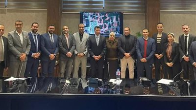   أعضاء نموذج محاكاة مجلس الشيوخ بكفر الشيخ فى اجتماع لجنة الإسكان والنقل  