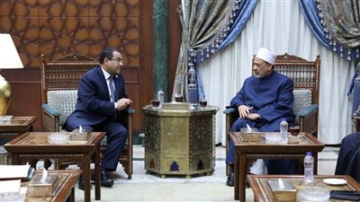 شيخ الأزهر يشيد بدعم السيسي للتعليم الأزهري وتعيين 40 ألف معلم جديد