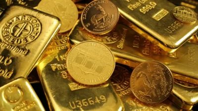 الذهب يعزز مكاسبه متجاوزاً أعلى مستوياته على الإطلاق