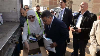 الدقهلية: 7 سيارات مساعدات غذائية وتجهيزات عرائس هدية من السيسي للأسر المحتاجة
