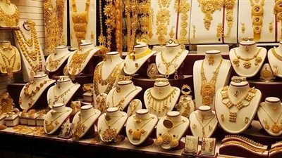 الذهب يشعل الأسواق في مصر.. وعيار 21 يتخطى 4000 جنيه لأول مرة