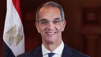 وزير الاتصالات يشارك في فاعليات قمة الآلات يمكنها أن ترى